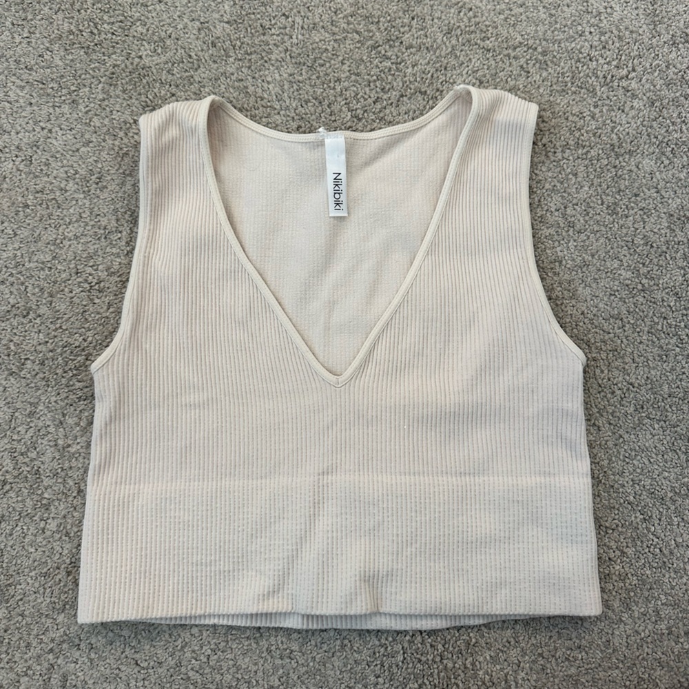 Nikibiki Crop Top